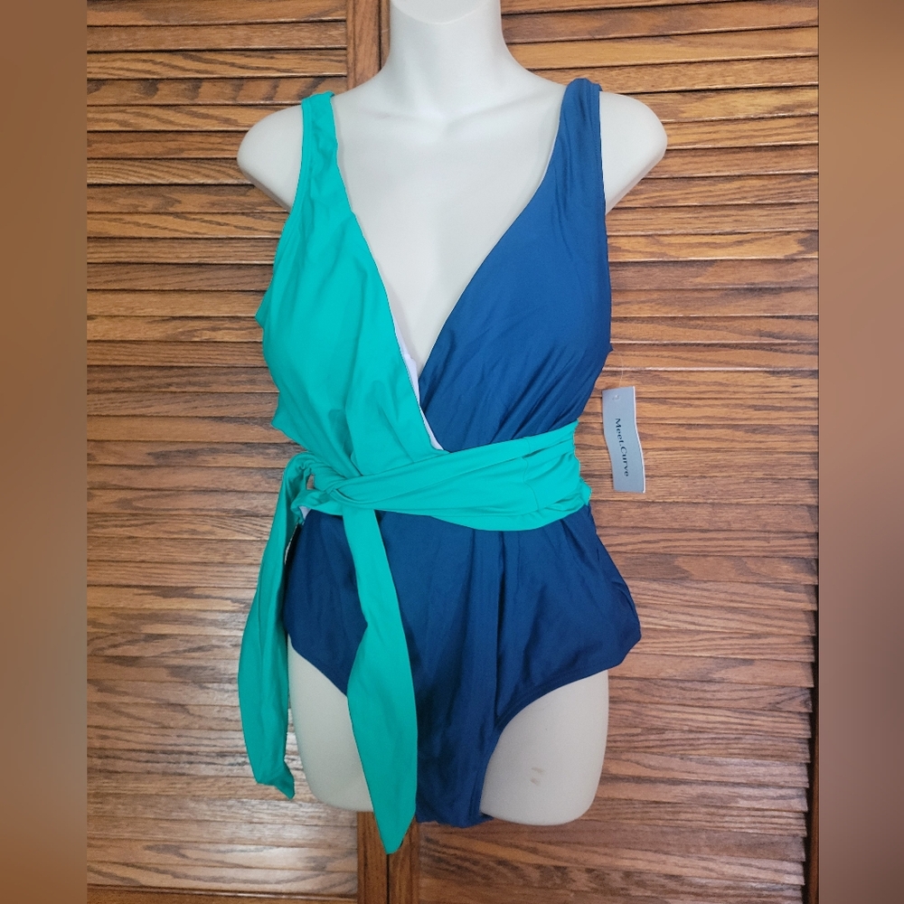 Meet Curve NWT Colorblock Teal & Navy Ladies One-Piece Swimsuit Size 2XL